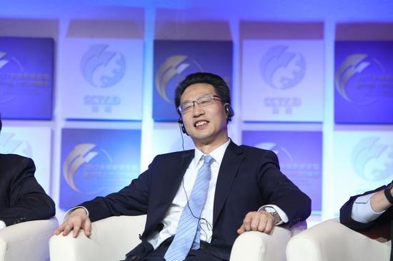 王昌林任中國(guó)社科院副院長(zhǎng)，長(zhǎng)期從事宏觀經(jīng)濟(jì)和產(chǎn)業(yè)經(jīng)濟(jì)研究